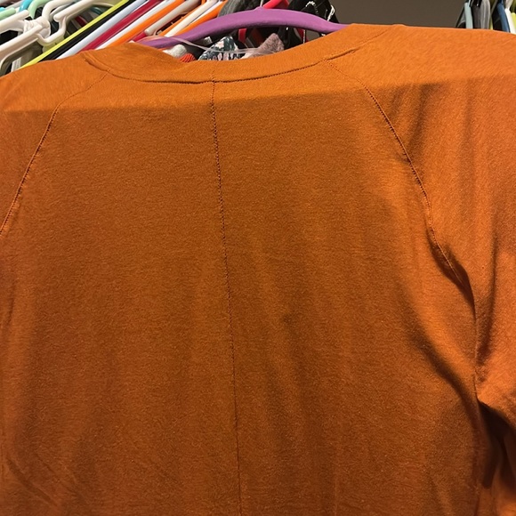 NWT. Women's v neck long sleeve. Rust color. Size 1X. - Picture 4 of 4